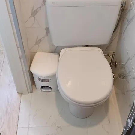 Sunny Uno 1 Floor Apartment *